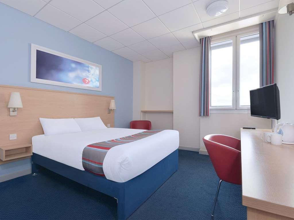 Travelodge Edinburgh Dreghorn Habitación foto