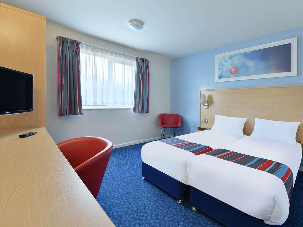 Travelodge Edinburgh Dreghorn Habitación foto